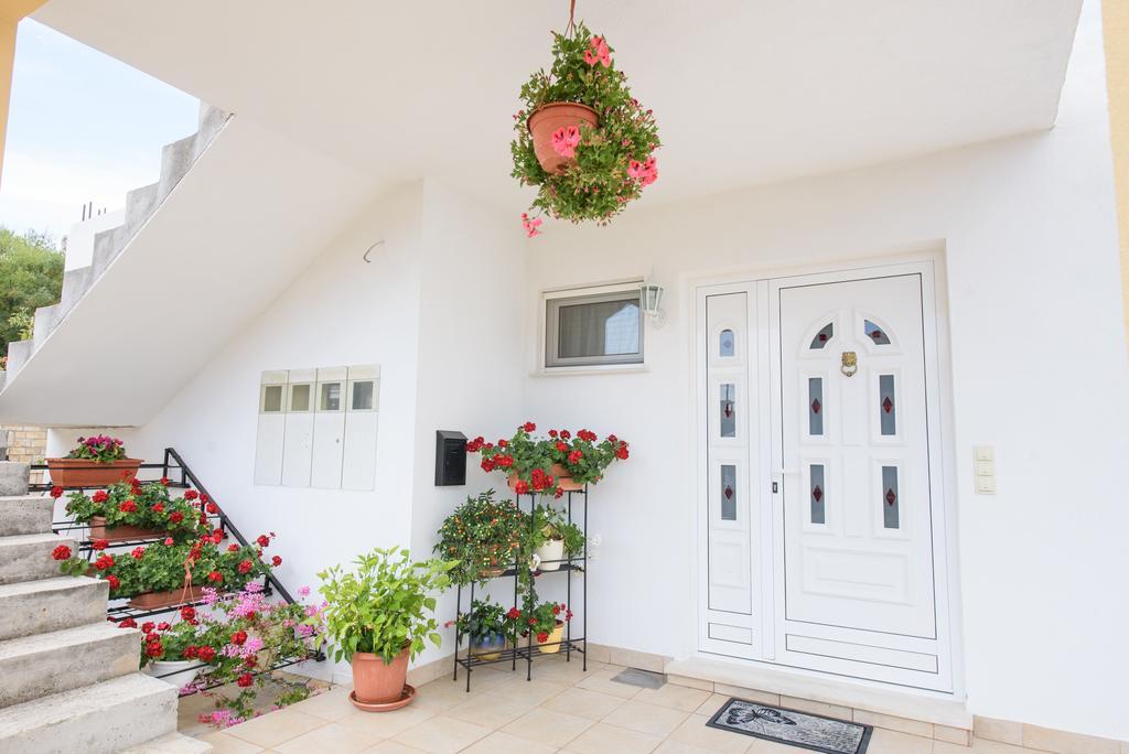 Apartments Patricia Трогир Екстериор снимка