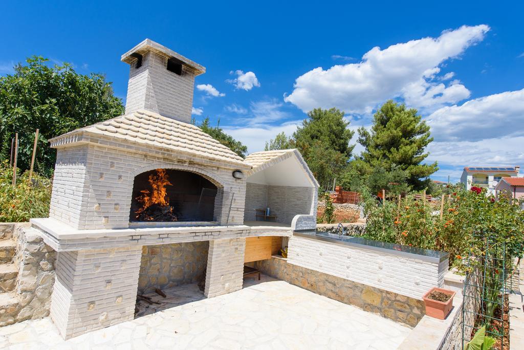Apartments Patricia Трогир Екстериор снимка