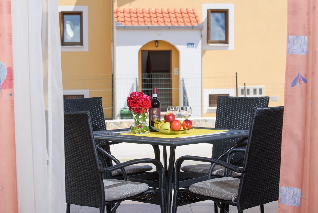 Apartments Patricia Трогир Екстериор снимка