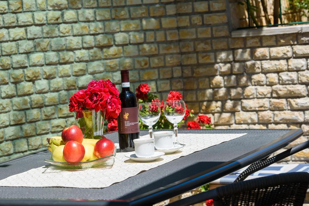 Apartments Patricia Трогир Екстериор снимка